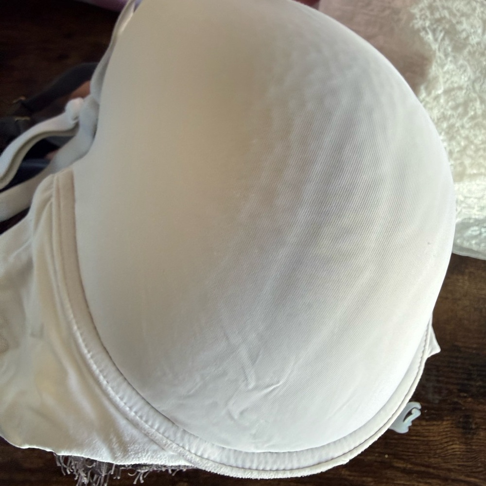 Victoria's Secret White Smooth T-Shirt Bra